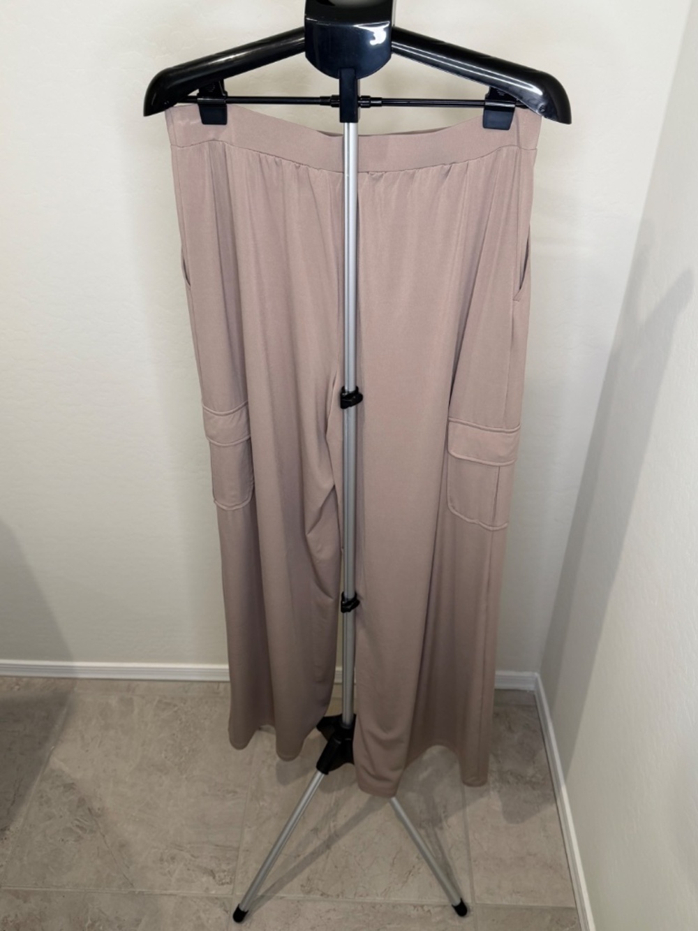 Lisa Rinna Wide Leg Pull On Cargo Pants - Tall - Picture 2 of 2